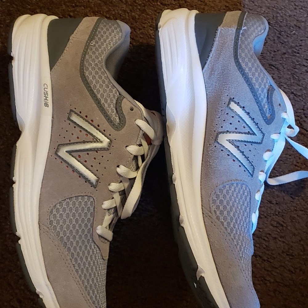 New Balance Sneakers W11 M9.5 NEW w/o tags